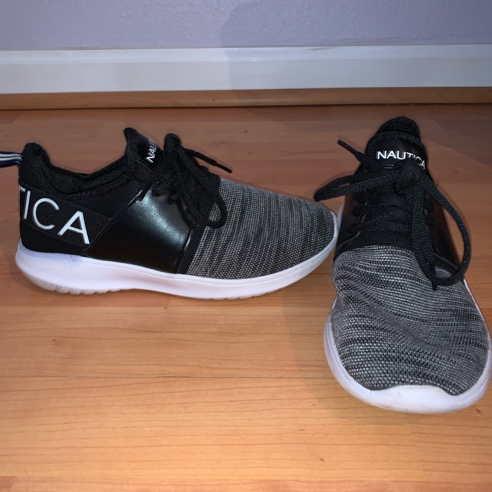 Náutica Sneakers Size 6